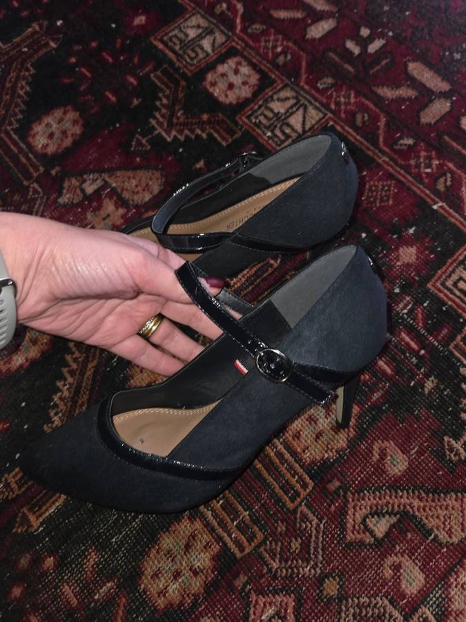 Daniel Hechter Navy Heels - New Size 6
