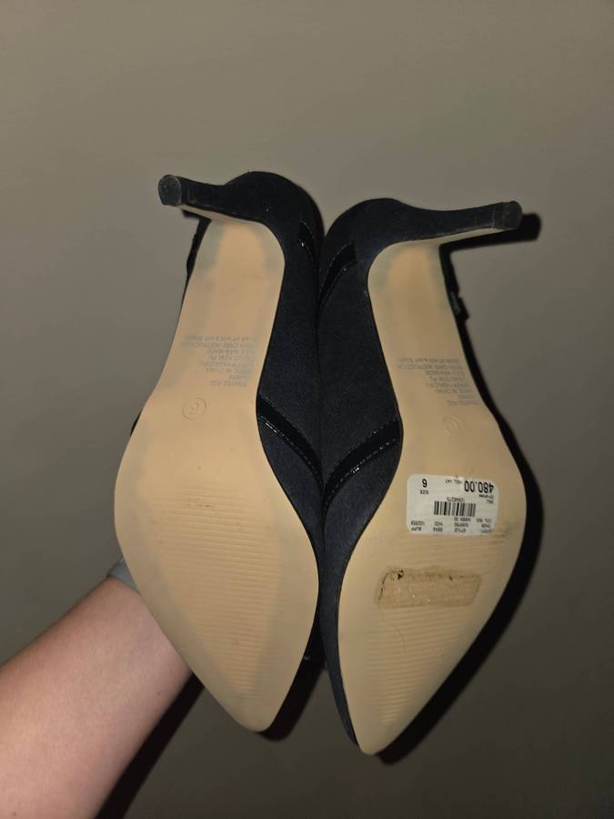 Daniel Hechter Navy Heels - New Size 6