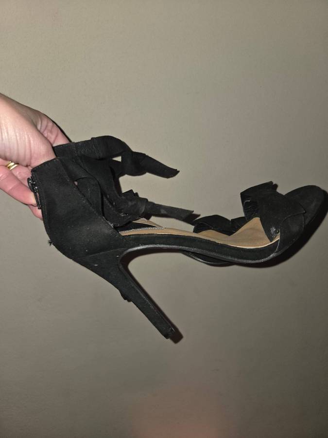 Madison Black heels with bow detail - Size 6