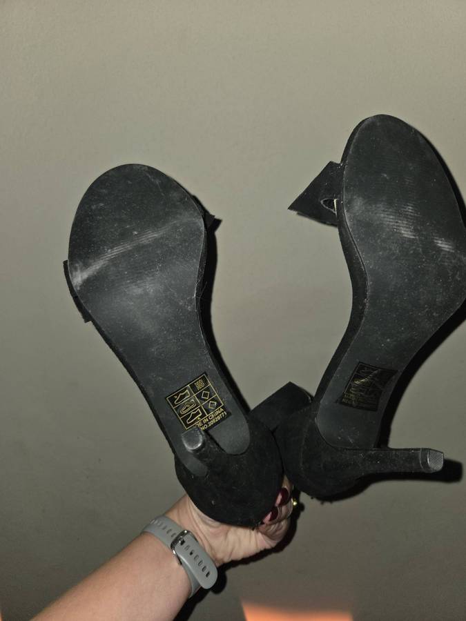 Madison Black heels with bow detail - Size 6