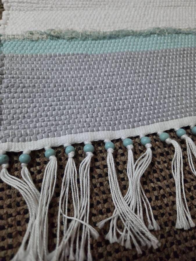 Small rug / Carpet Handmade Never used Size without fringe -  71cm x 38cm