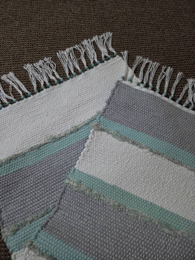 Small rug / Carpet Handmade Never used Size without fringe -  71cm x 38cm