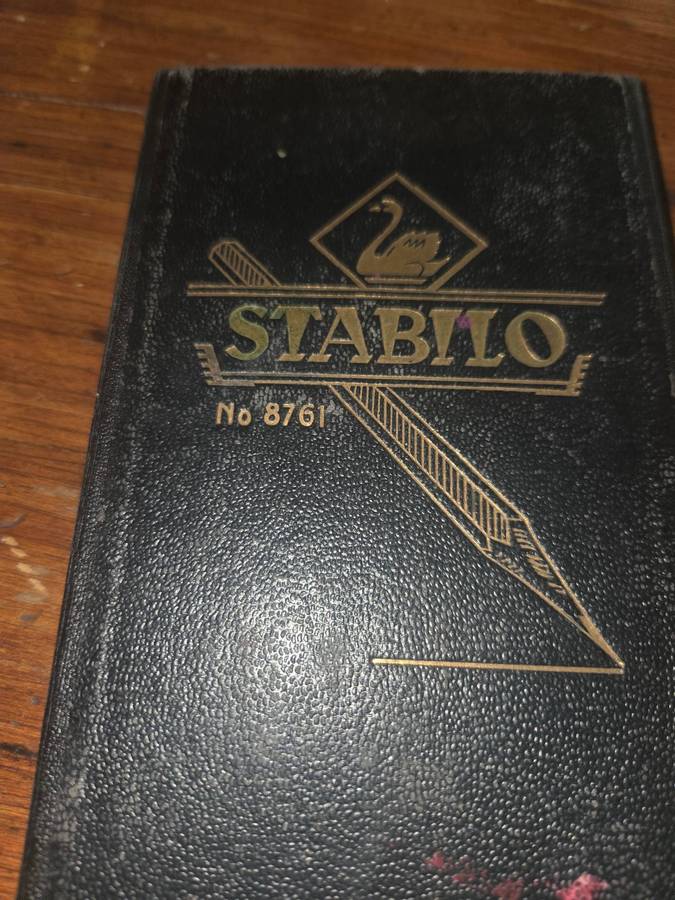 Vintage Stabilo hard case with pencils