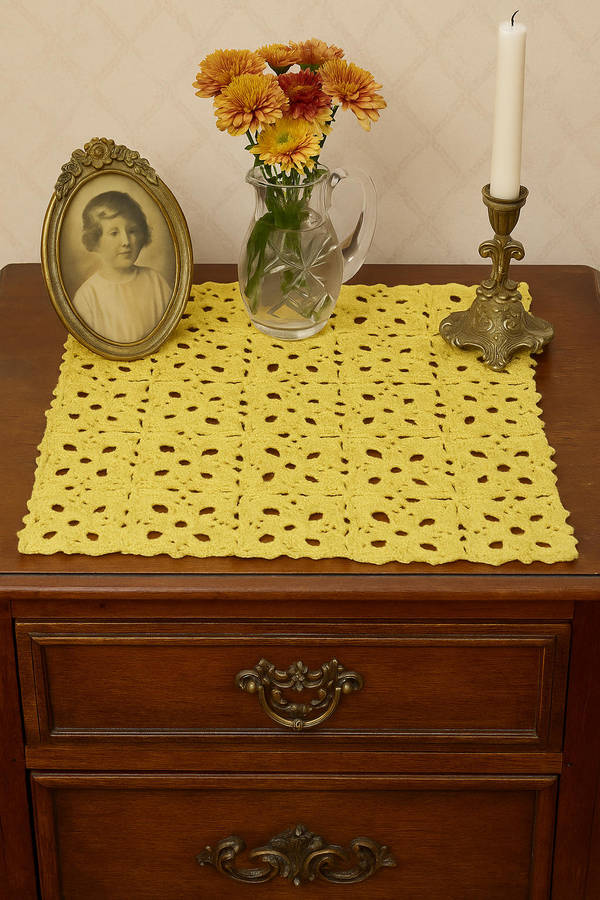 Vintage Crochet Doily - 32cm x 32cm