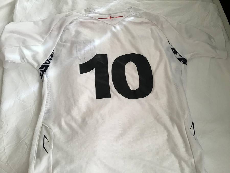 Official England football jersey 2007-2009