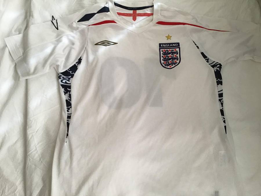 Official England football jersey 2007-2009