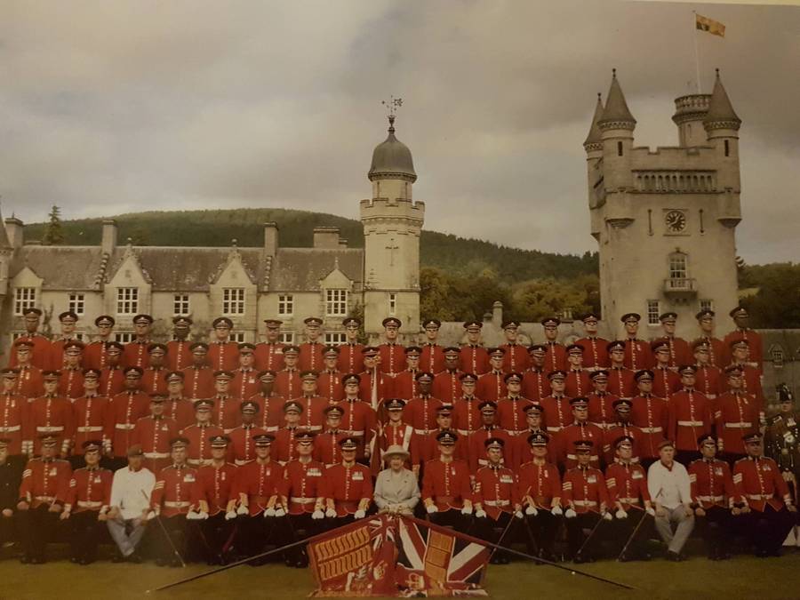 Large 2009 Photo of The Queen's Royal Scots Guards