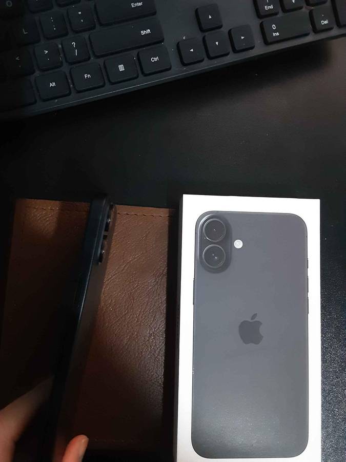 iPhone 16+ 128GB Black  Beyond Fast. Beyond Smart. Beyond Anything Youve Seen.