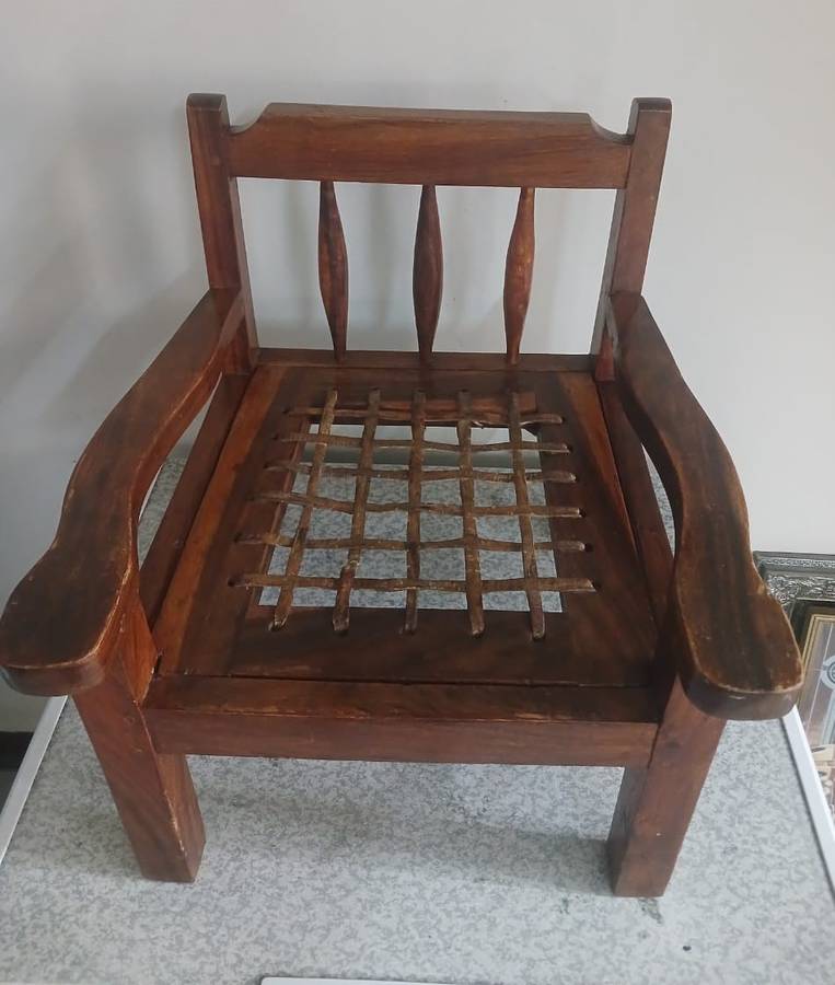 Antique Wood & Leather Kiddies Riempie Chair! See photos.