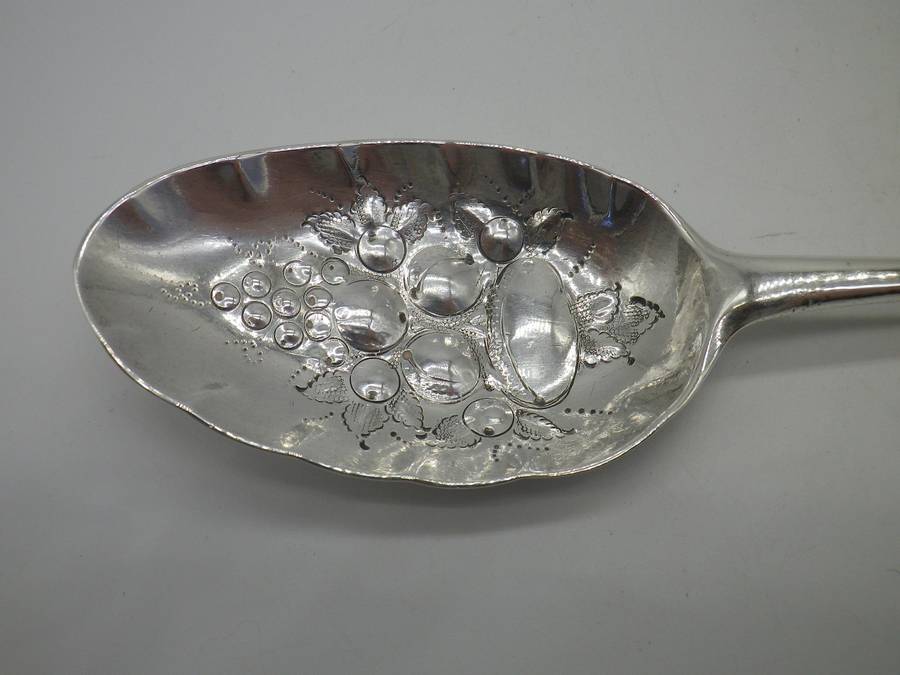 GEORGE III Hallmarked Silver Large Berry Serving Spoon. London 1774 William Cripps 49grms 20.5 cm