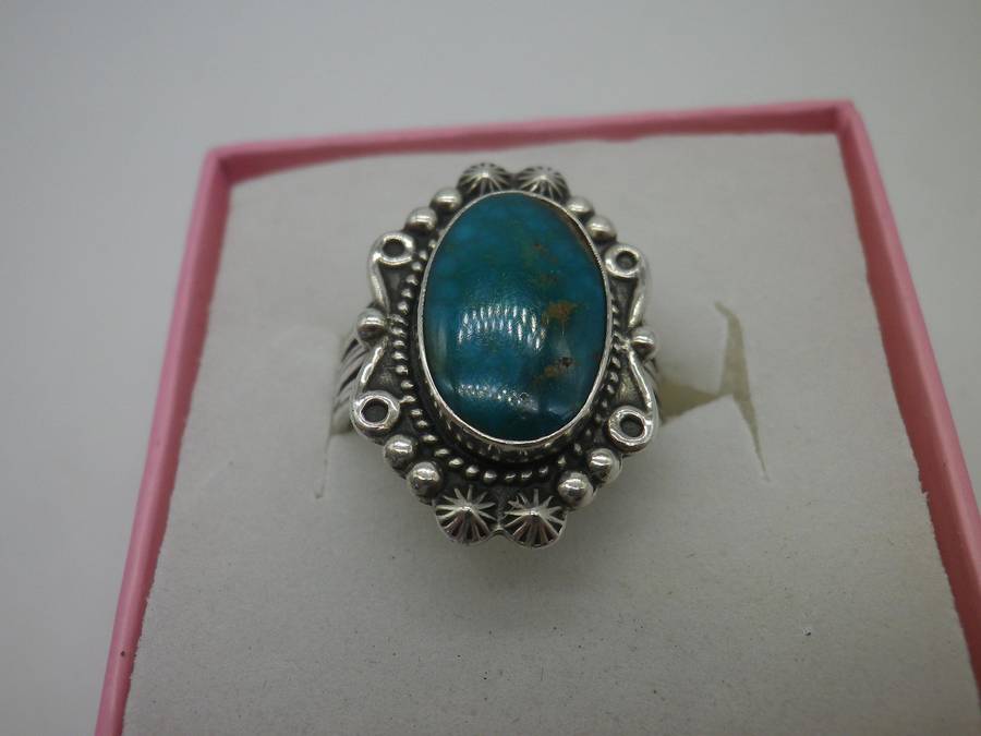 Vintage Navajo Designer Sylvia Chee Natural Turquoise Sterling Silver ring. 5.8g Size: N