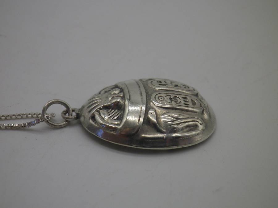 EGYPTIAN STERLING SILVER SCARAB BEETLE VINTAGE NECKLACE. STUNNING!!