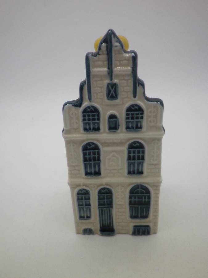 KLM Bols Delft Miniature house. no 22. Sealed with contents