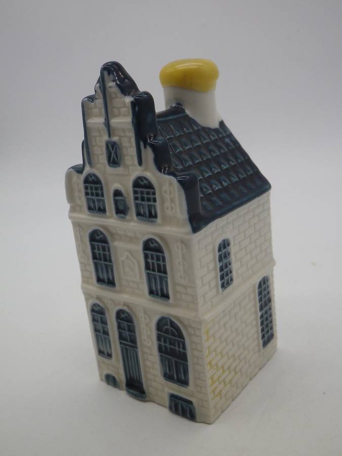 KLM Bols Delft Miniature house. no 22. Sealed with contents
