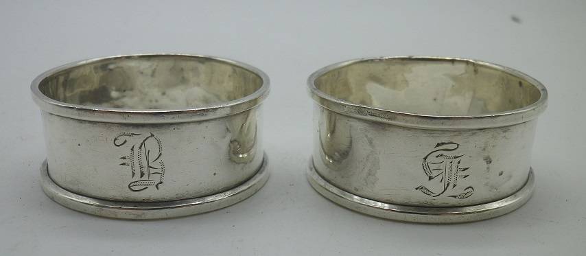 Pair Hallmarked Sterling silver serviette rings. Birmingham, 1917 Jones&Crompton 21 g 4.5x1.8 cm