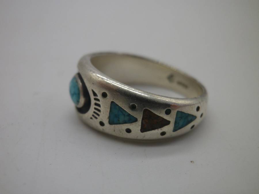 Stunning Vintage Navajo Style Turquoise & Sterling Silver ring. 5.32g Size: N 1/2