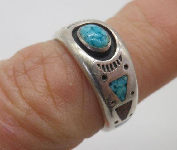 Stunning Vintage Navajo Style Turquoise & Sterling Silver ring. 5.32g Size: N 1/2