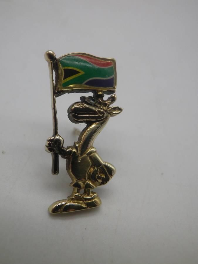 RARE 9ct gold & enamel Springbok RUGBY 1995 WORLD CUP lapel or scarf pin.  2.05gm.  2.4cm