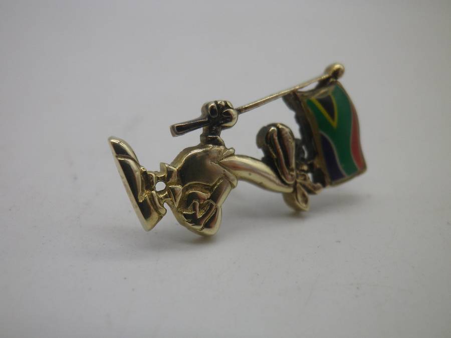 RARE 9ct gold & enamel Springbok RUGBY 1995 WORLD CUP lapel or scarf pin.  2.05gm.  2.4cm