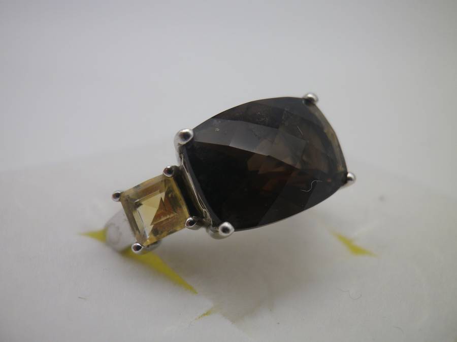 Splendid Sterling Silver Smoky Quartz & 2 citrine Vintage Ring. Rhodium plated. Size: P. 6g