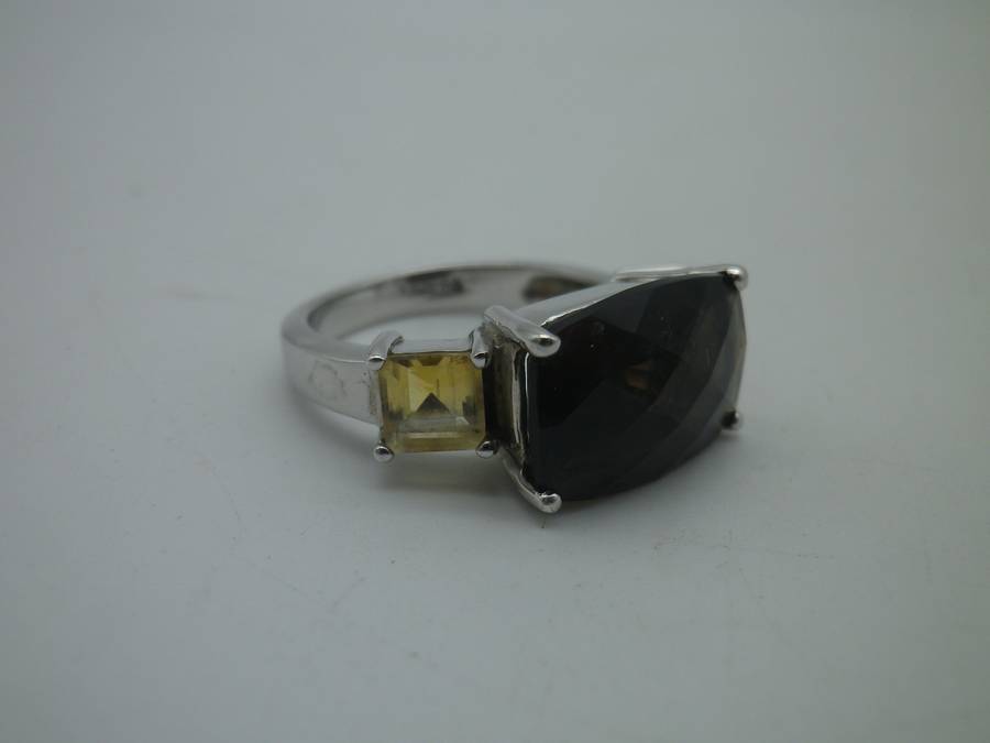 Splendid Sterling Silver Smoky Quartz & 2 citrine Vintage Ring. Rhodium plated. Size: P. 6g