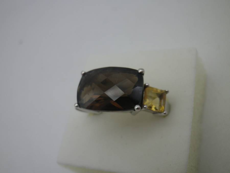 Splendid Sterling Silver Smoky Quartz & 2 citrine Vintage Ring. Rhodium plated. Size: P. 6g