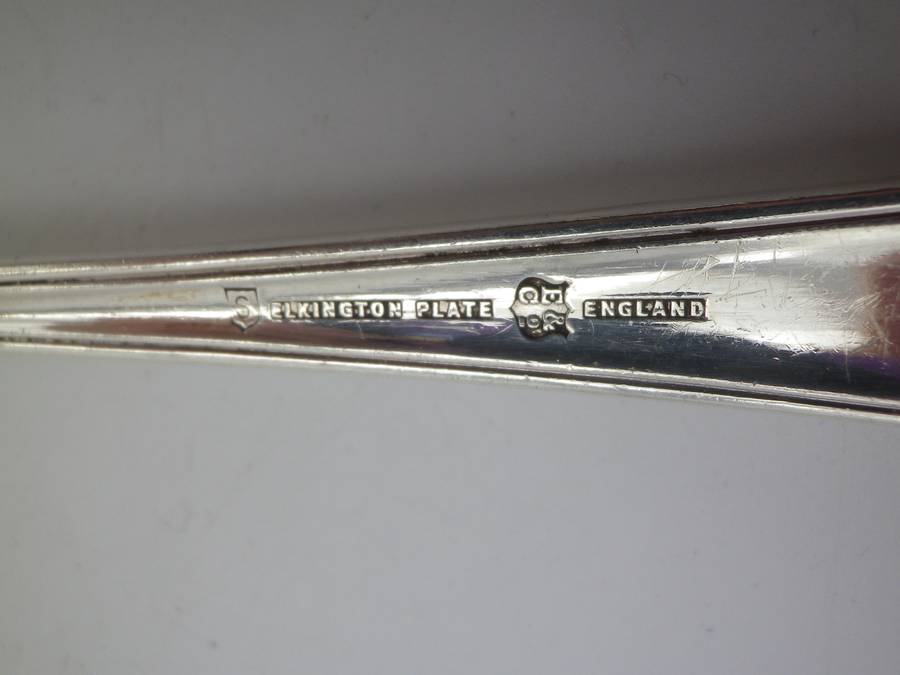 Silver plated Serving Spoon. Good quality ELKINGTON PLATE, England