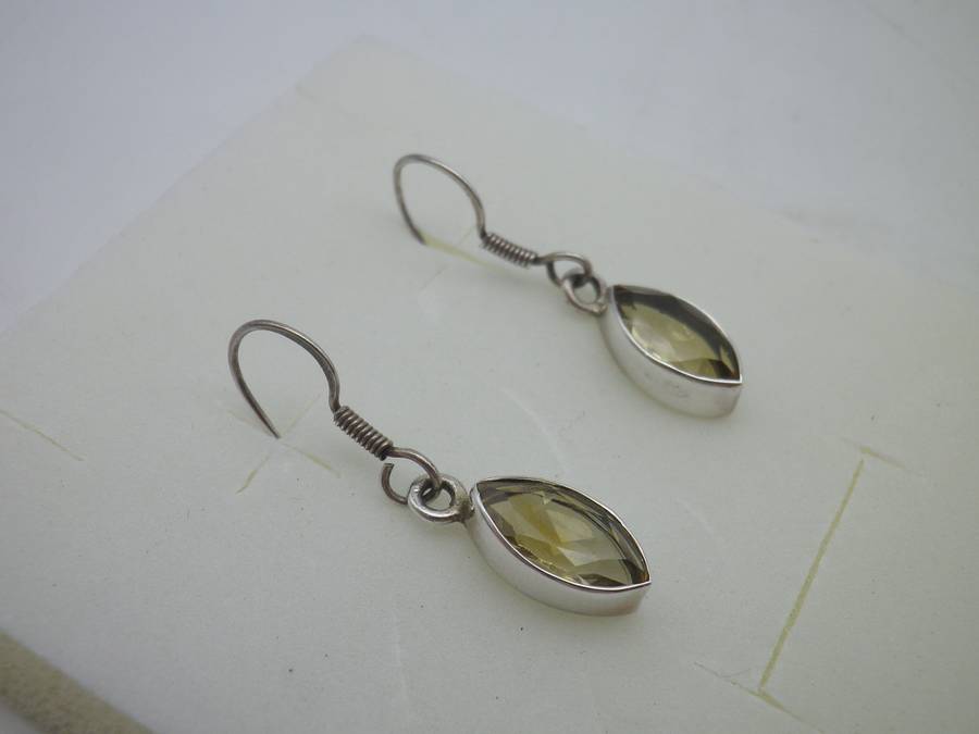Pretty Sterling Silver & CITRINE Vintage drop earrings.  3 g