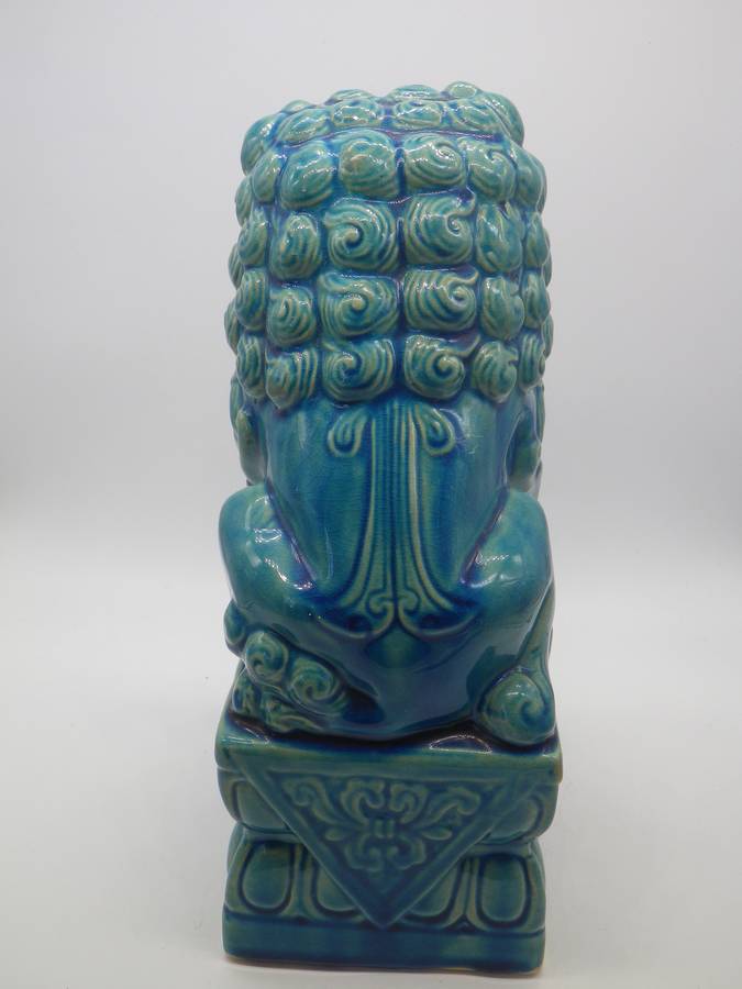 FOR FANGSA ONLY PLEASE! LARGE ORIENTAL CERAMIC TEMPLE LION . 25CM TALL