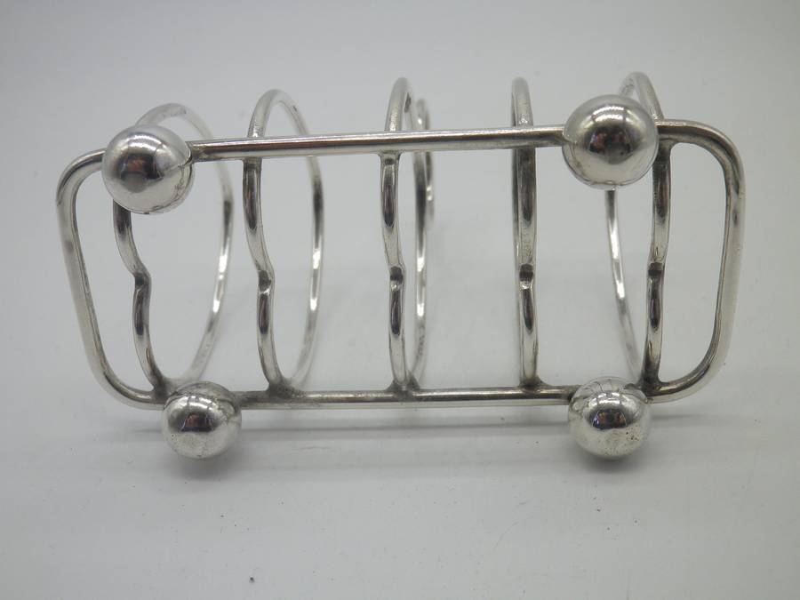 Hallmarked Sterling Silver 4 slice Toast Rack. Sheffield, 1915. Walker & Hall 62.30 g