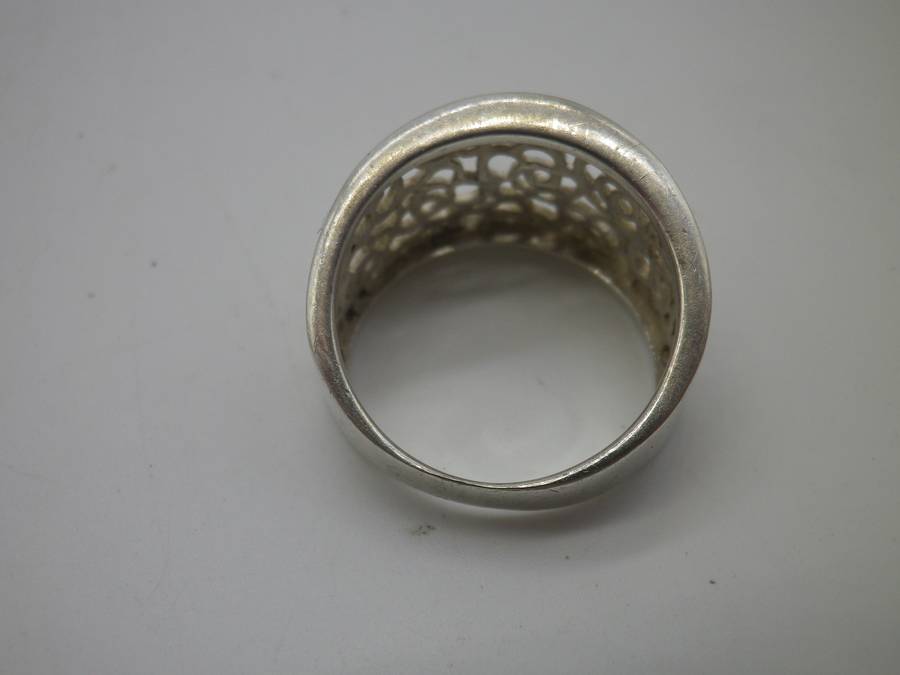 Vintage Sterling Silver ring. Size O 1/2.  5.34 grams