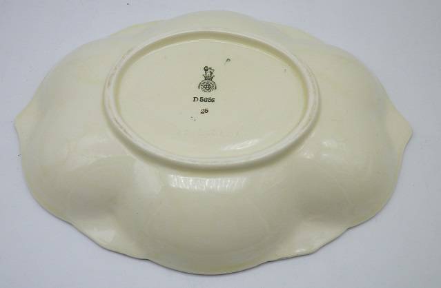 ROYAL DOULTON OVAL BOWL ANEMONE PATTERN OVAL BOWL D5856