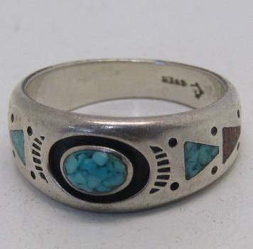 Stunning Vintage Navajo Style Turquoise & Sterling Silver ring. 5.32g Size: N 1/2