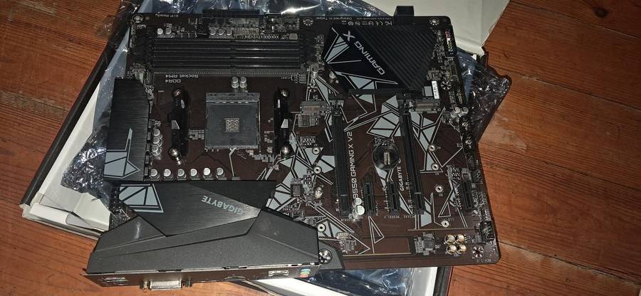 Gigabyte B550 Gaming Motherbaord XV2 (Untested)