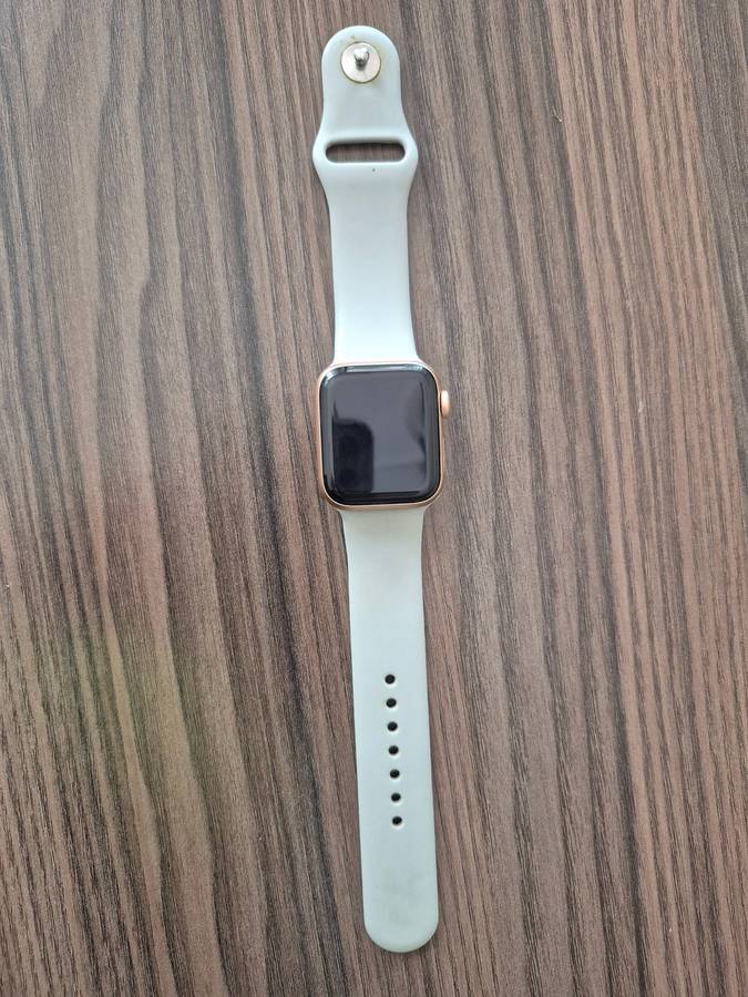 Apple Watch SE GPS + Cellular 40mm
