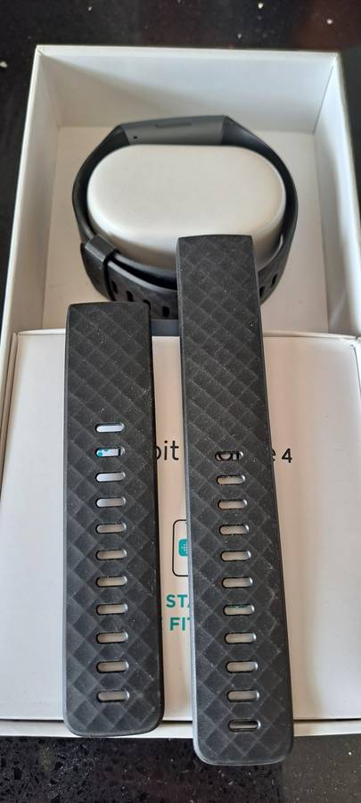 Fit Bit Charge 3