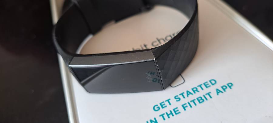 Fit Bit Charge 3