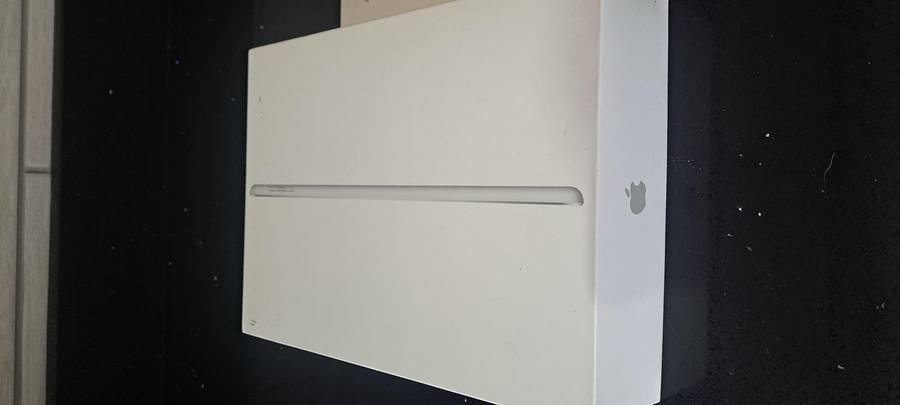 Apple iPad (5th Generation) Wi-Fi + Cellular