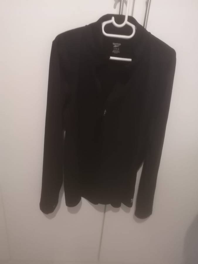 REEBOK SWEATER