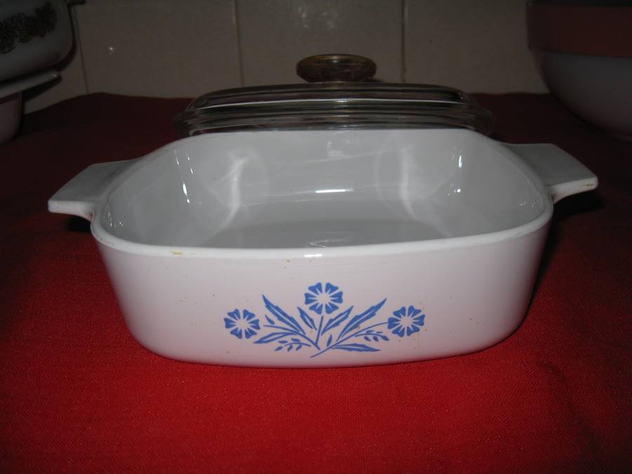 Corning Ware 8 piece blue cornflower set