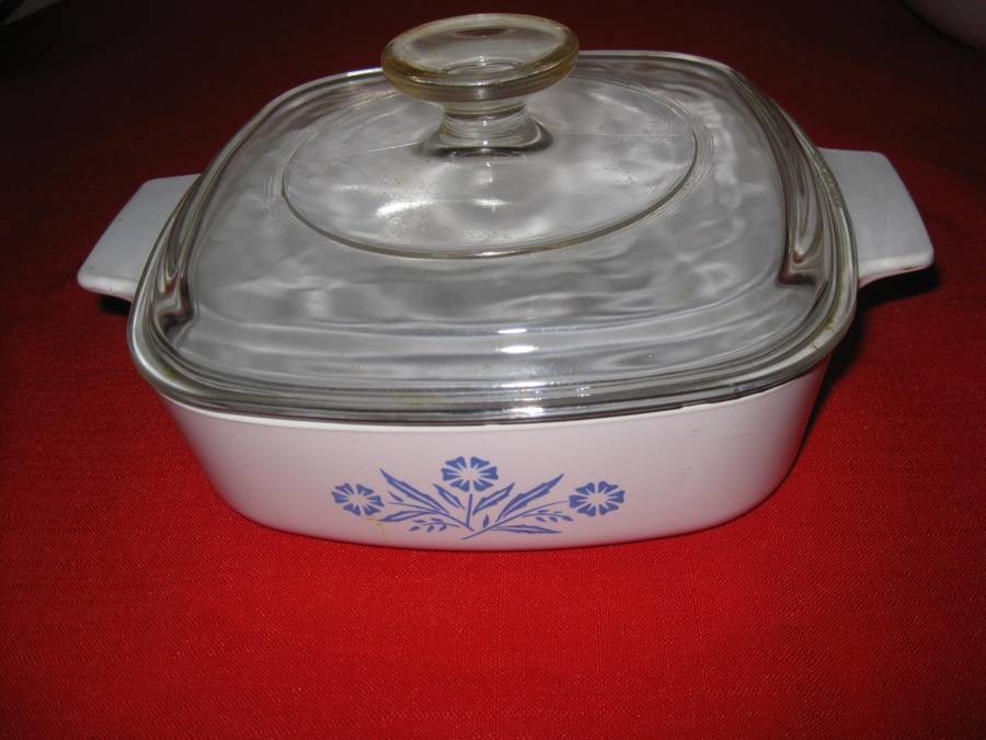 Corning Ware 8 piece blue cornflower set