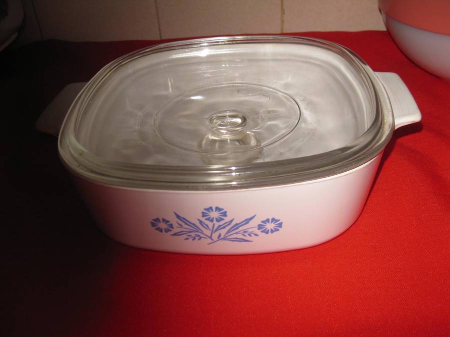 Corning Ware 8 piece blue cornflower set