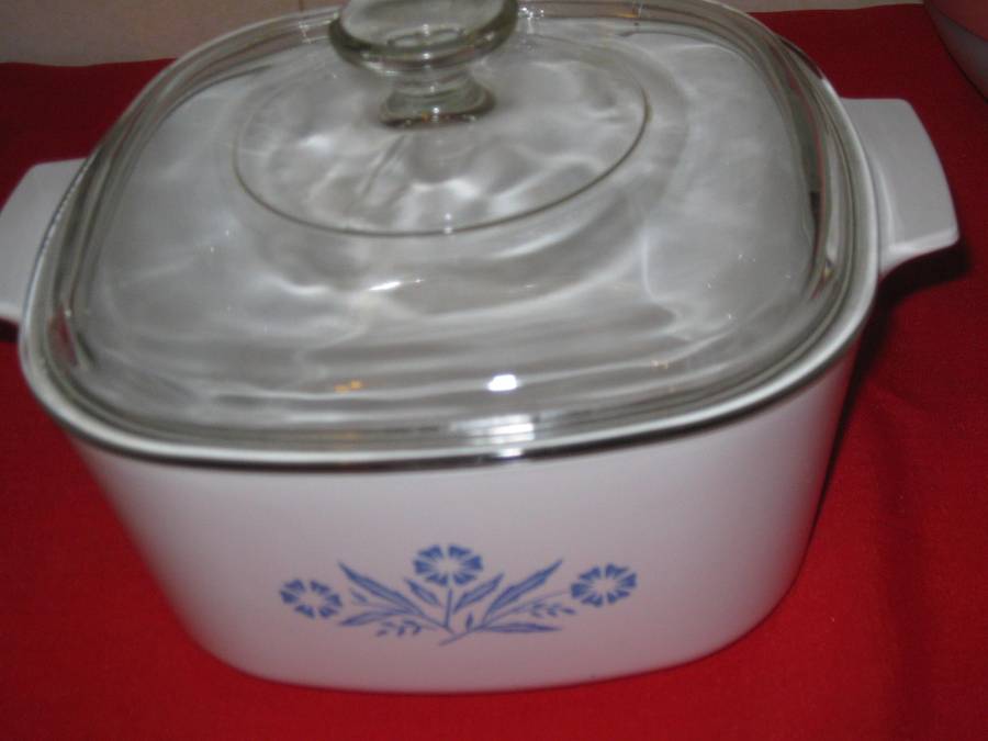 Corning Ware 8 piece blue cornflower set