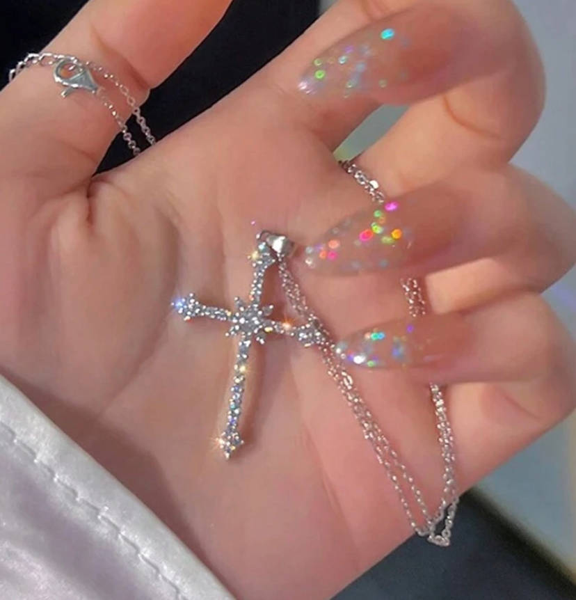 Lovely diamante Cross design necklace