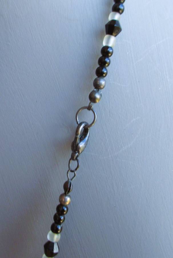 Vintage black and clear bead necklace. 50cm