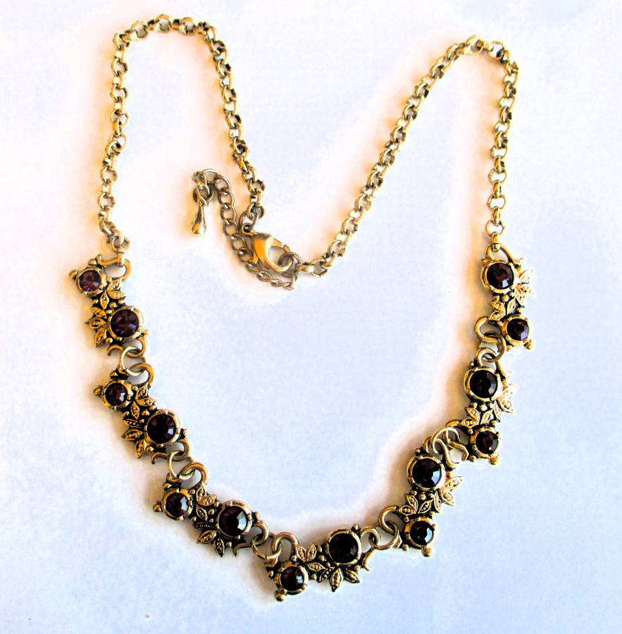 Vintage Gold color and purple glass stone necklace. Just Lovely. 440mm