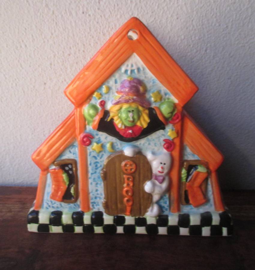 Halloween Haunted House Trick or Treat Candy Dish, Ceramic.  150x150mm