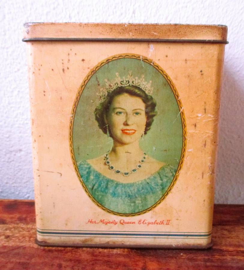 Vintage 1953 Queen Elizabeth II Coronation Souvenir Tea Tin - Duke of Edinburgh - 115x70x100mm