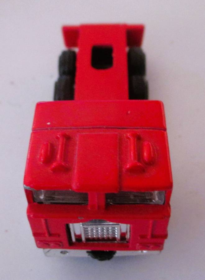 Vintage Unbranded Diecast Semi Truck Cabover Red
