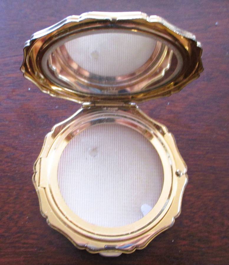 Vintage Stratton Yellow Rose Decorated Make-Up Powder Mirror Compact, Lovely item